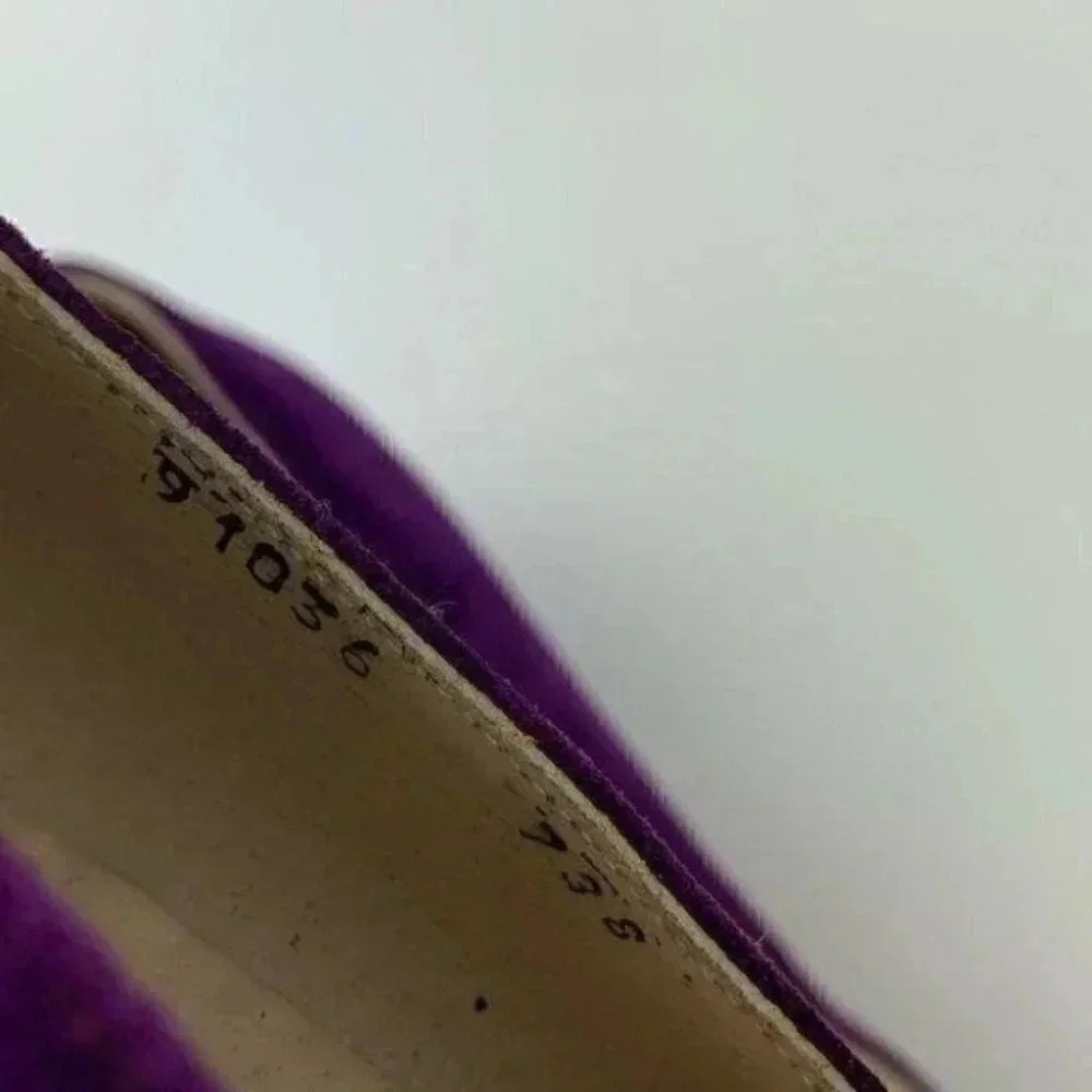 Bruno Magli heels 9 AA purple suede Italy gold - Picture 8 of 8